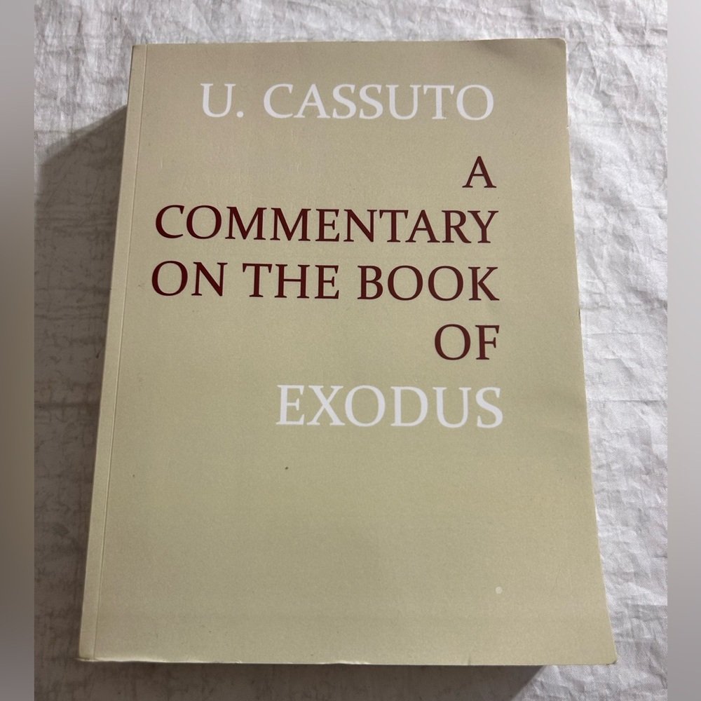 U.CASSUTO A COMMENTARY ON THE BOOK OF EXODUS PAPERBACK COPYRIGHT (2005)